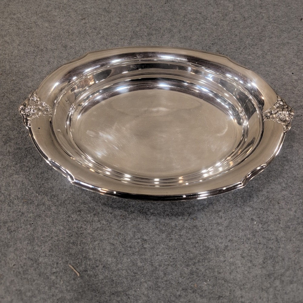 Vintage Silver Plated Oval Serving Dish Floral Relief Scalloped Rim Bowl - Picture 1 of 6